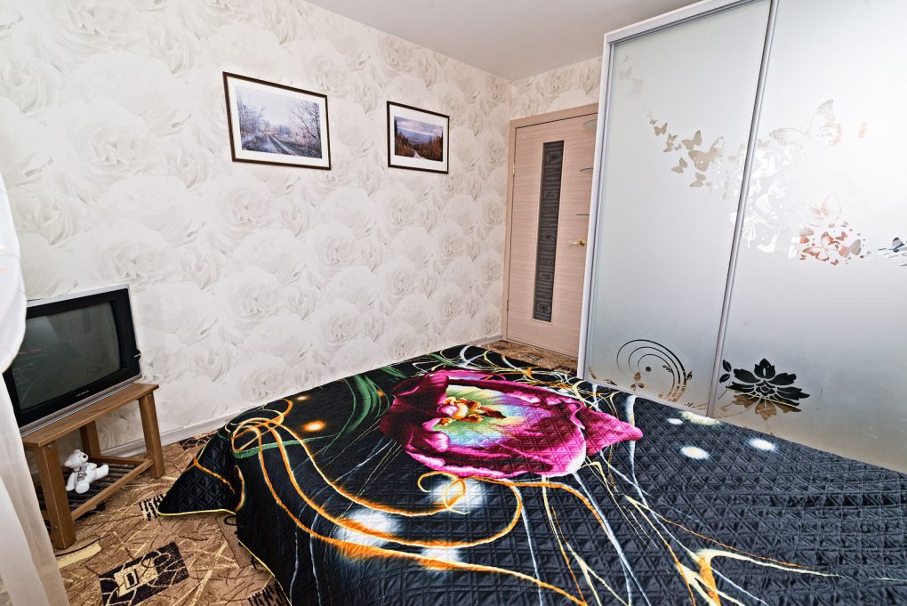 2-комн. квартира с раздельными комнатами посуточно в Екатеринбурге